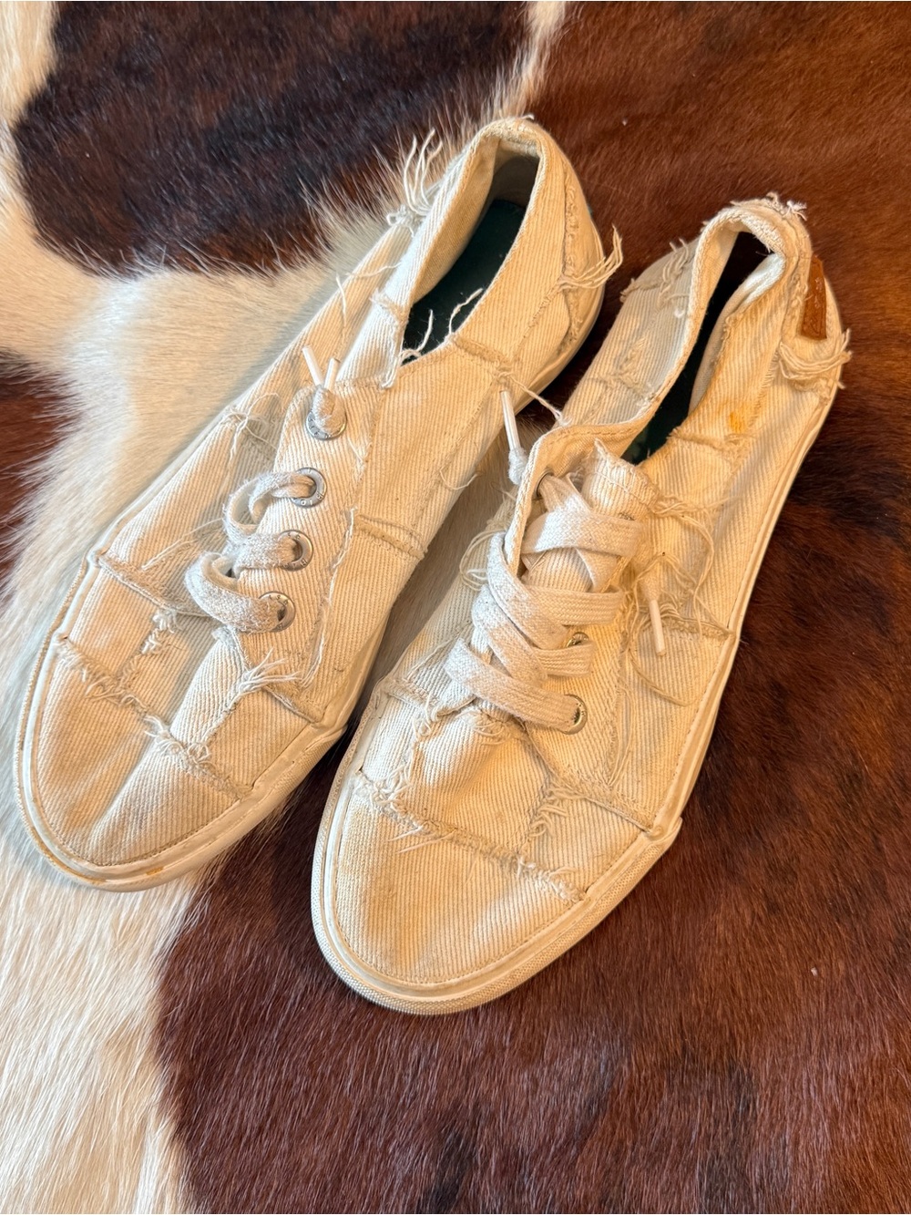 Women's Blowfish Casual Frayed Canvas Sneaker - Needs cleaning